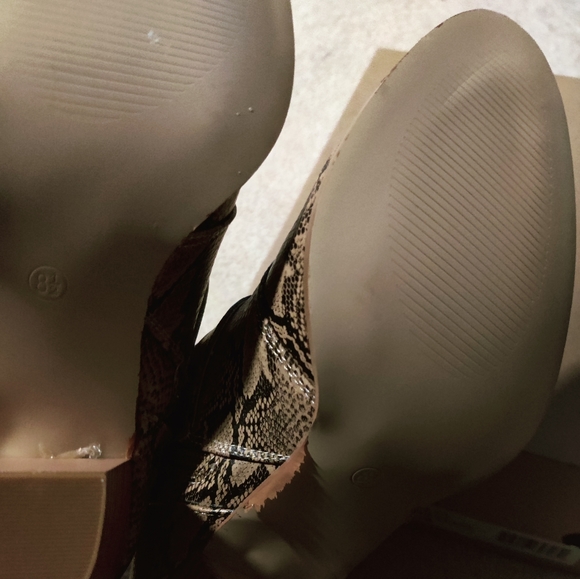 Boot - Picture 4 of 4